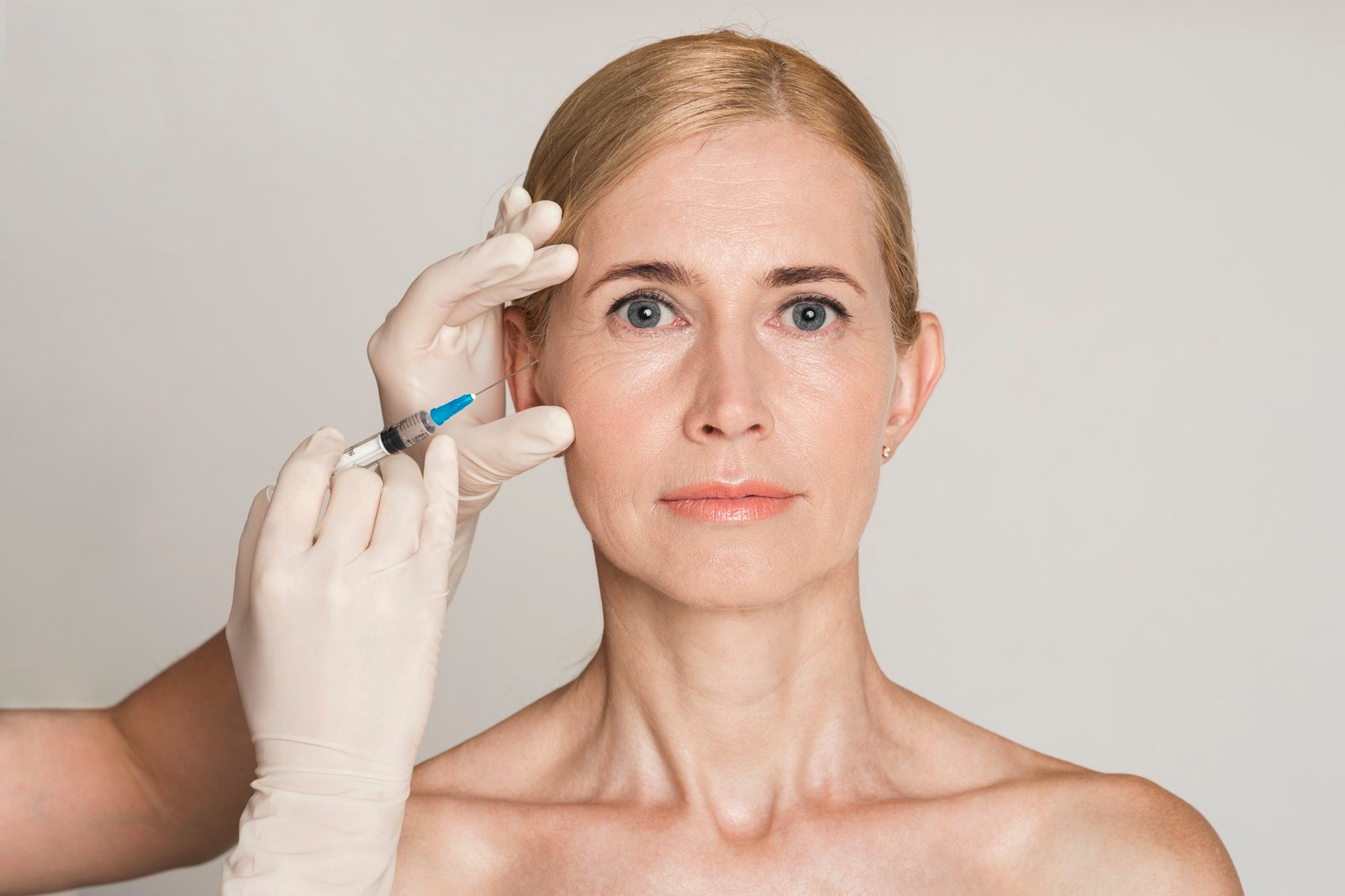 plastic-surgery-middle-aged-woman-receiving-botox-injection.jpg plastic-surgery-middle-aged-woman-receiving-botox-injection.jpg